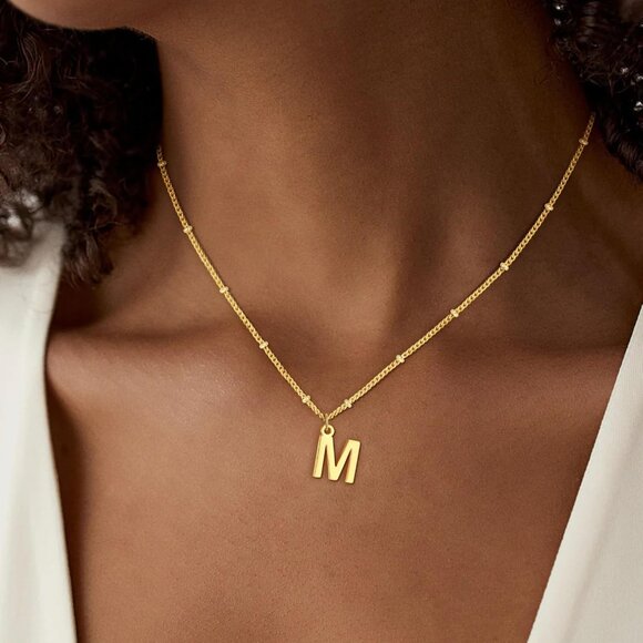Trendy Dainty Name Necklace - 18K Gold Plated & Adjustable Length for Comfort - Picture 3 of 7